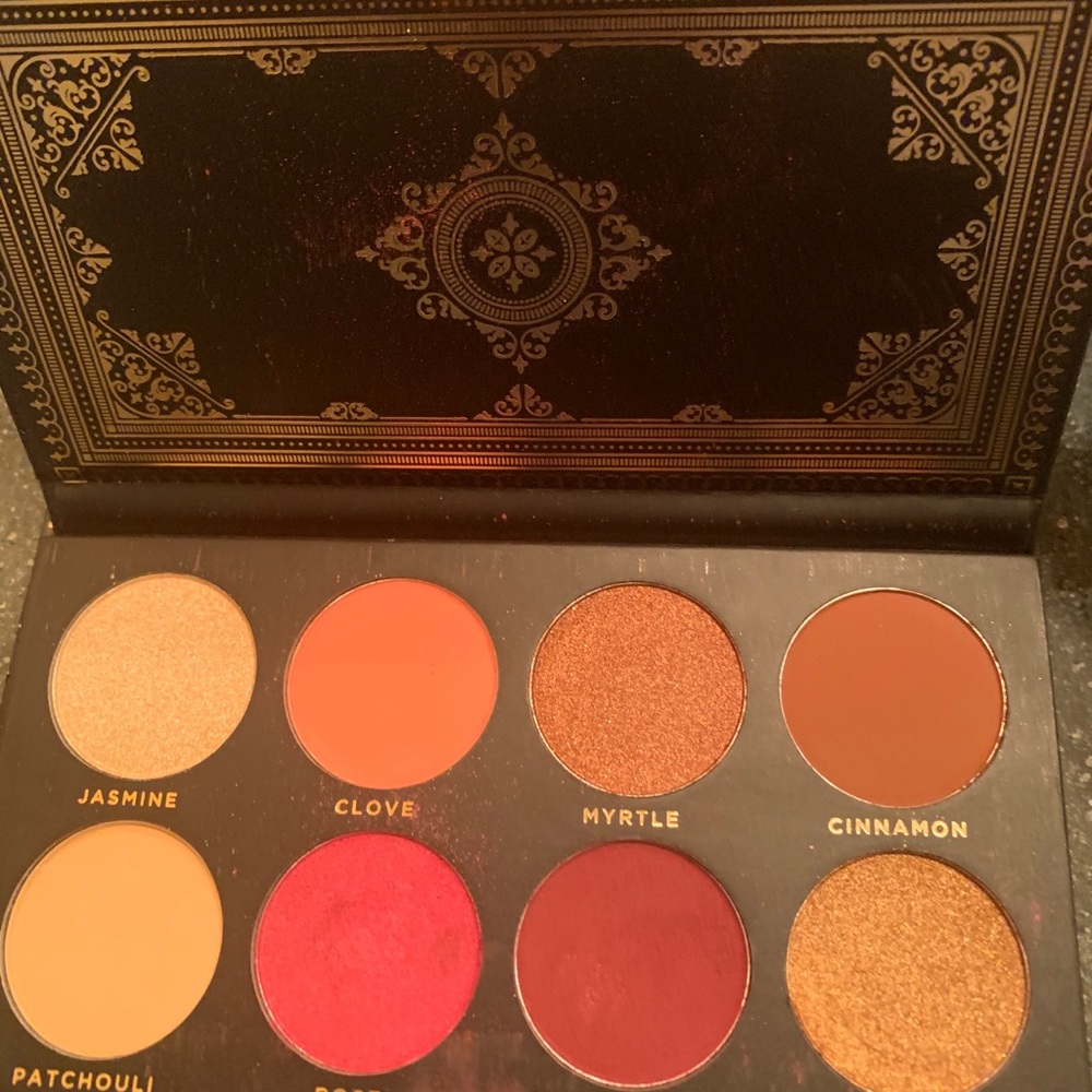 New Ace Beaute Eyeshadow Palette